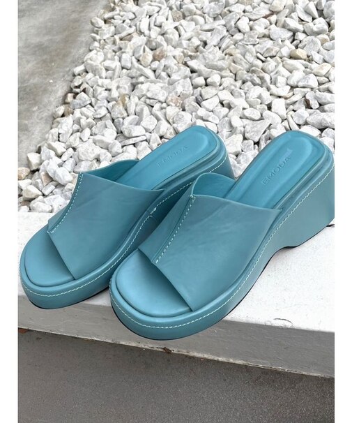 プランププラットフォームサンダル