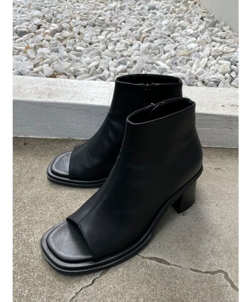 ポイントトゥフィットブーツ