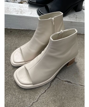 ポイントトゥフィットブーツ