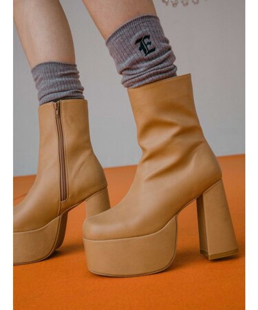 スクエアショートブーツ