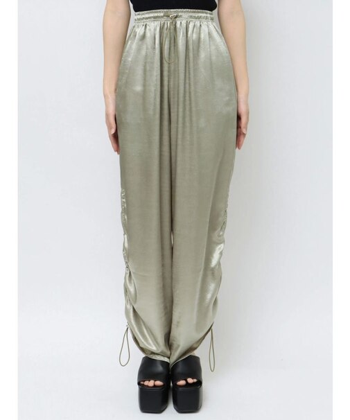 グロスルーズパンツ