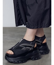 フロントジップスニーカーサンダル