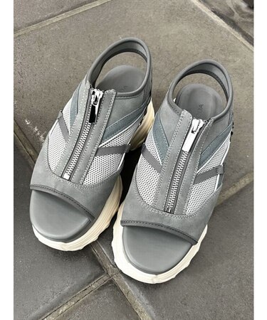 フロントジップスニーカーサンダル
