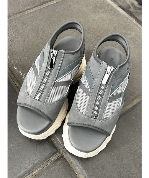 フロントジップスニーカーサンダル