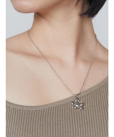 フラワーモチーフダブルネックレス