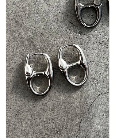 ユニークフープピアス