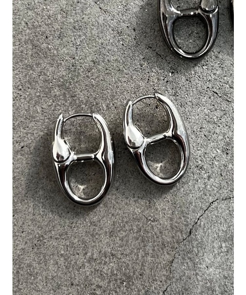 ユニークフープピアス