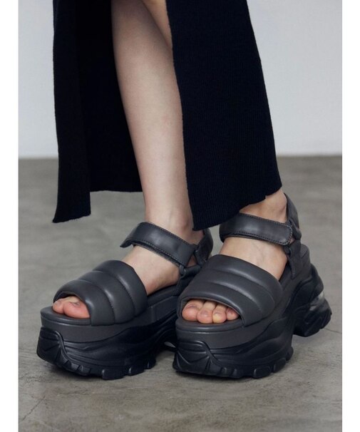 エアバルキーソールパッファーサンダル