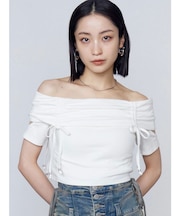 ギャザーオフショルダーリボントップ