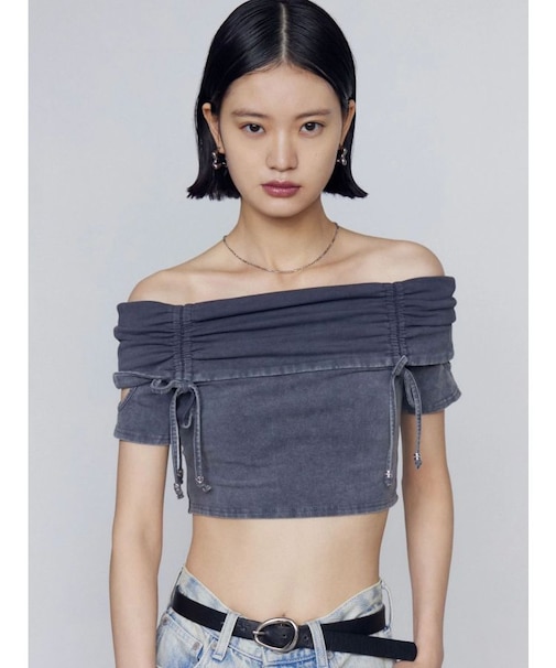 ギャザーオフショルダーリボントップ