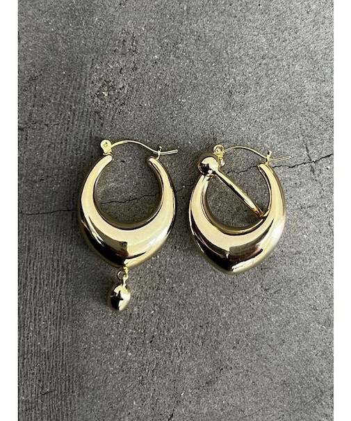 アシンメトリーフープピアス