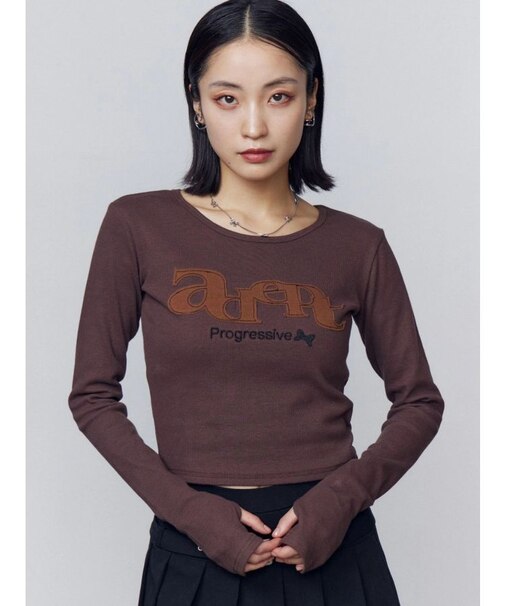 ロゴパッチクロップロングスリーブTシャツ