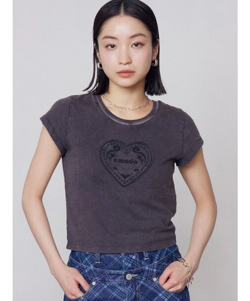 エンブレムハートパッチTシャツ