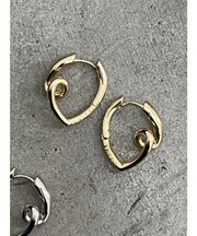 ツイストフープピアス