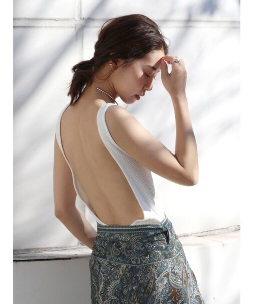 カップ付きボディスーツ