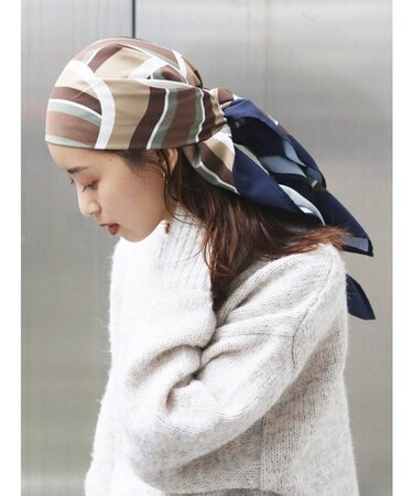 モダン柄大判スカーフ