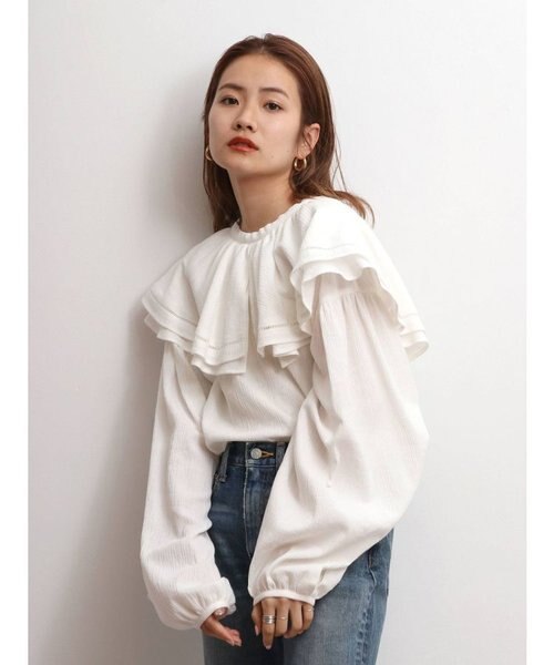 新品◆旬”シルビアンヘッチらしい可愛いフリルPOINT！白コットンブラウス！38 新品◇旬”シルビアンヘッチらしい可愛いフリルPOINT！白コットン