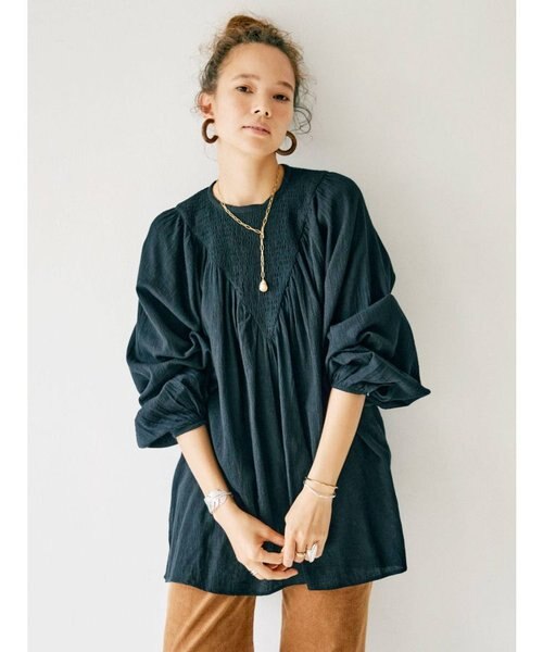フロントシャーリングブラウス｜アングリッドの通販｜&mall