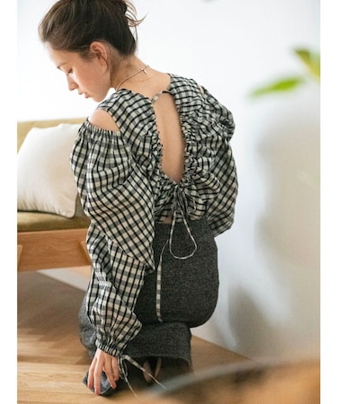 ギンガムチェックバックオープンブラウス