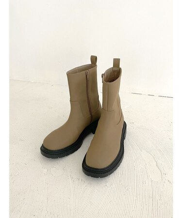 トラックソールミドル丈ブーツ