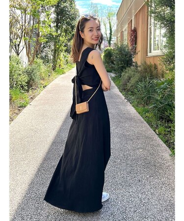 バックデザインノースリワンピース