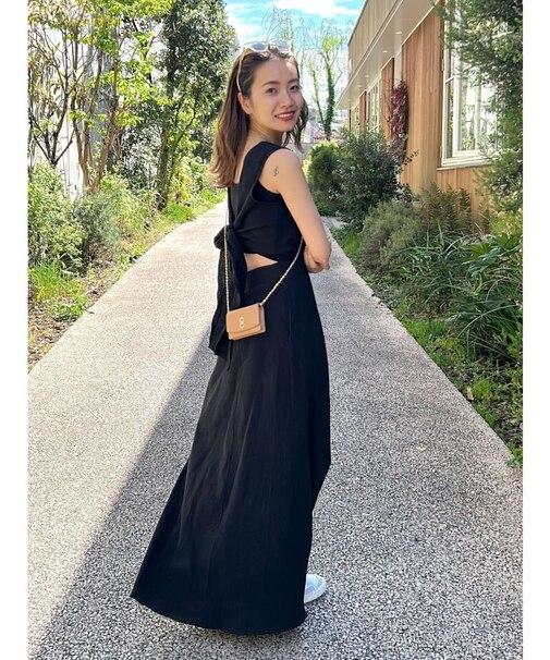 バックデザインノースリワンピース