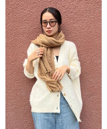 ケーブル編みニットマフラー