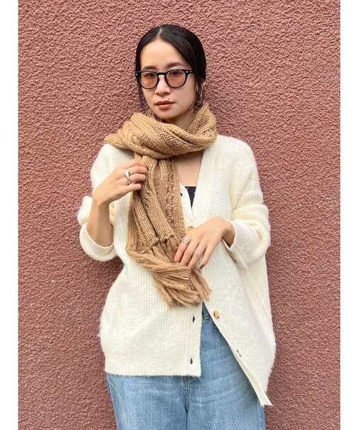 ケーブル編みニットマフラー