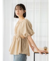 サイドカットバックオープンブラウス