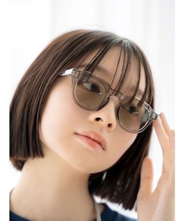 クリアフレームサングラス