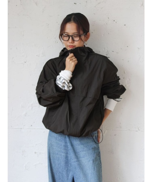 タックデザインナイロンブルゾン