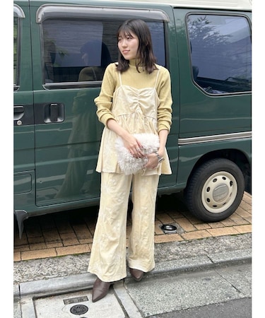 ベロア刺繍デザインキャミ