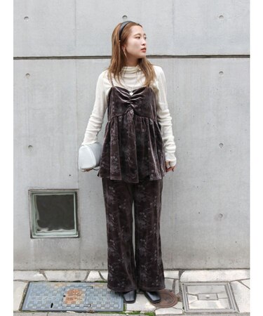 ベロア刺繍ラフパンツ
