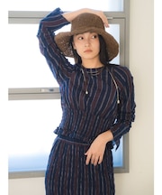 シャーリングデザインストライプブラウス