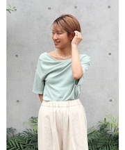 タックデザインオフショルTee