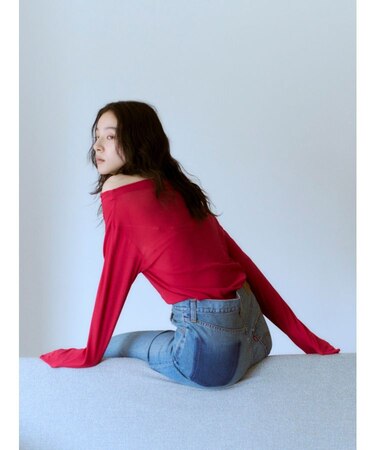 オフショルデザインシアーロングスリーブTee