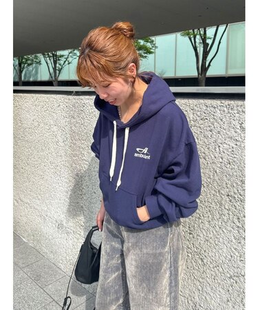 【WEB限定】ショートロゴプリントパーカー