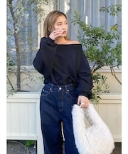 オフショルスウェット