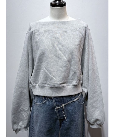 オフショルスウェット