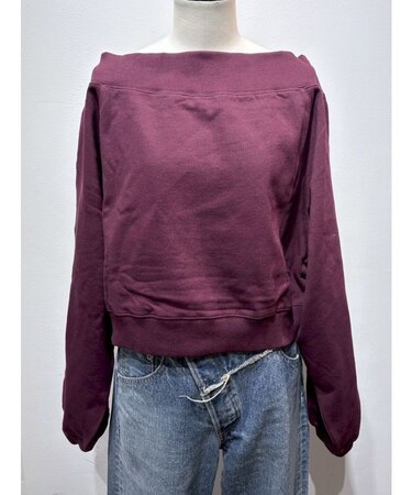 オフショルスウェット