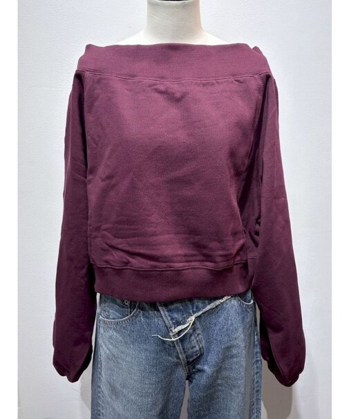 オフショルスウェット