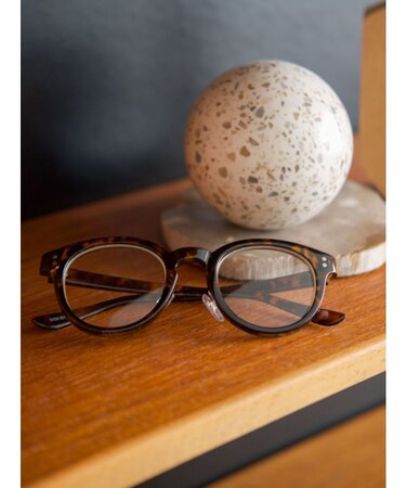 ベーシックデザイン伊達メガネ