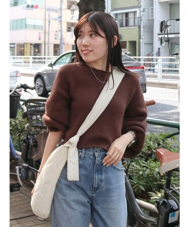 ローゲージクルーネックニット