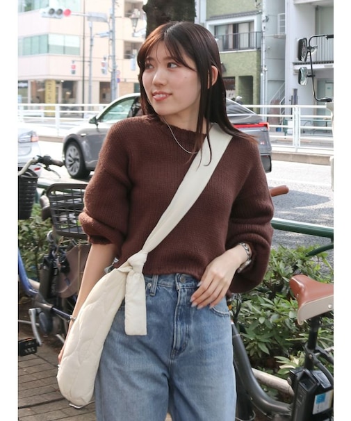 ローゲージクルーネックニット