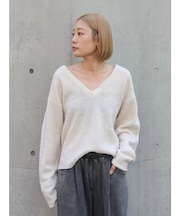 ラムウールVネックニット
