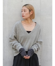 ラムウールVネックニット