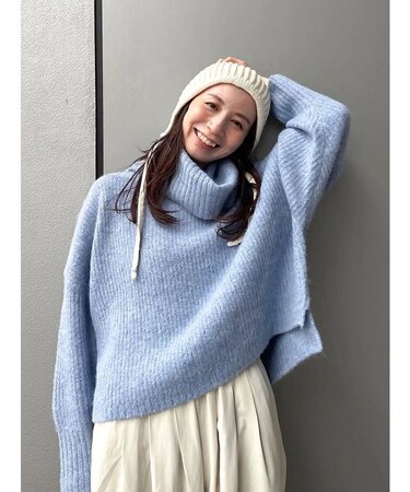 ハイネックルーズニット
