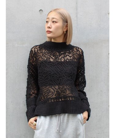 レーシー刺繍ルーズニット
