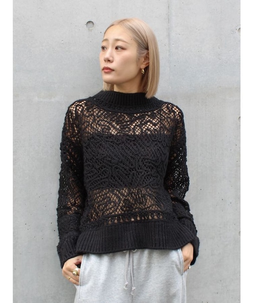 レーシー刺繍ルーズニット