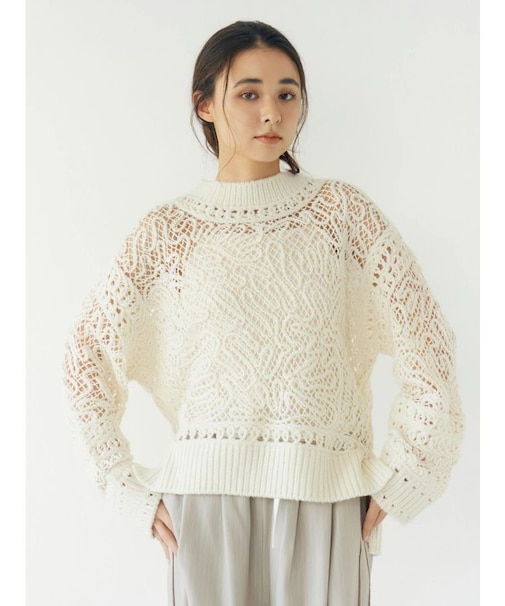 レーシー刺繍ルーズニット